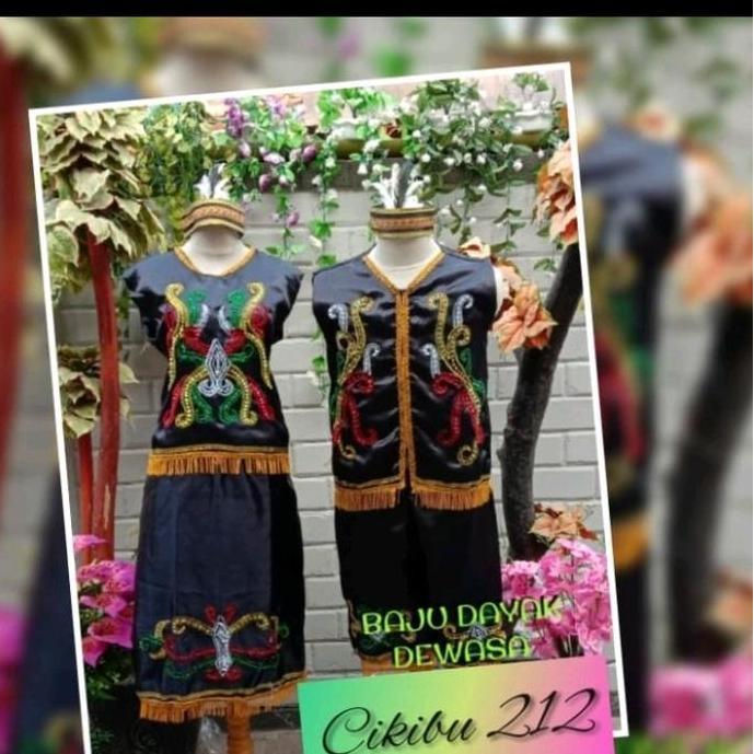 Baju Adat Kalimantan Timur Dewasa