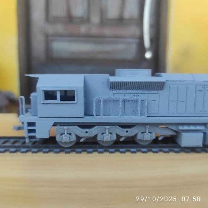 Miniatur Kereta Api Lokomotif CC205 UNPAINT Bahan Plastik PLA 3D Printer Skala HO 1/80 Roda Berputar