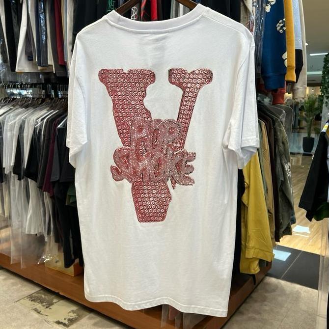 KAOS PRIA VLONE POP SMOKE PRINTED LOGO PM V-T18 murah