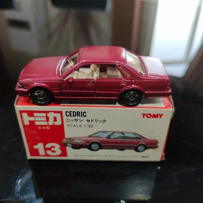 tomica 13 nissan cedric made in japan