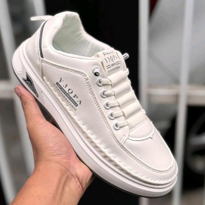 SEPATU KASUAL PRIA KULIT SLIP ON SEPATU SNEAKERS PRIA TERBARU