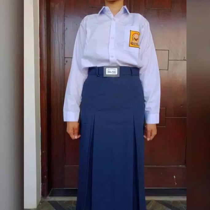 seragam sekolah smp, setelan biru putih dan coklat cewek