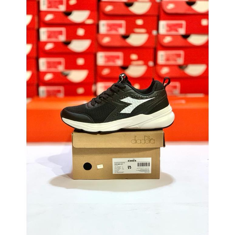 DIADORA HUCIMO HITAM SEPATU SEKOLAH ORIGINAL 100% RESMI PT MAP