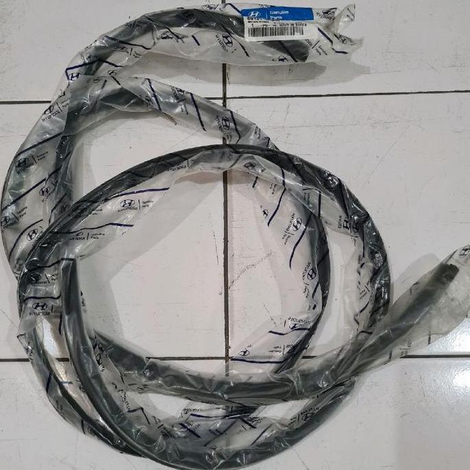 Karet List Kaca Depan Original Hyundai Trajet