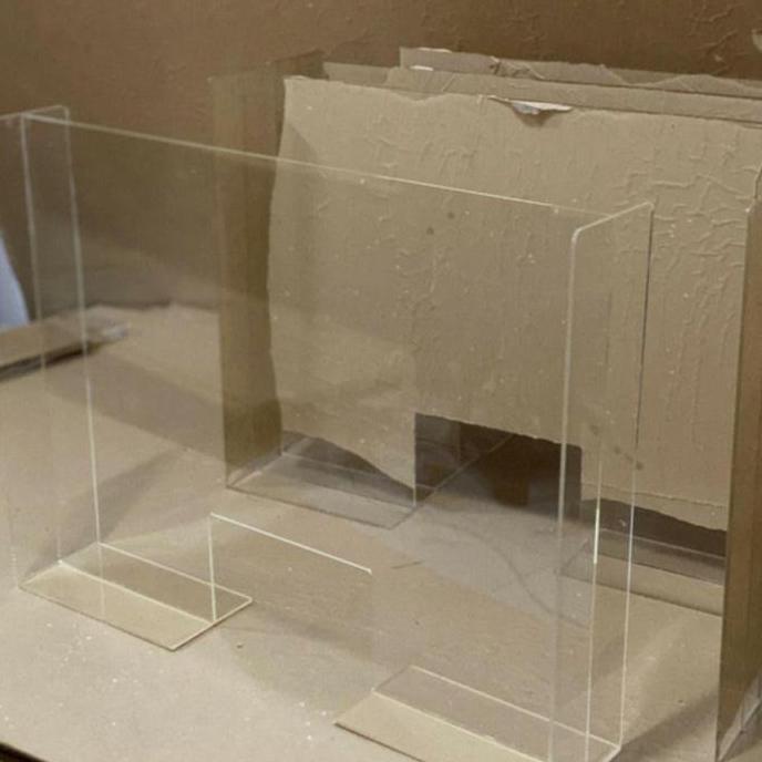 akrilik penyekat /pembatas meja kantor/kasir (60cmx60cm)