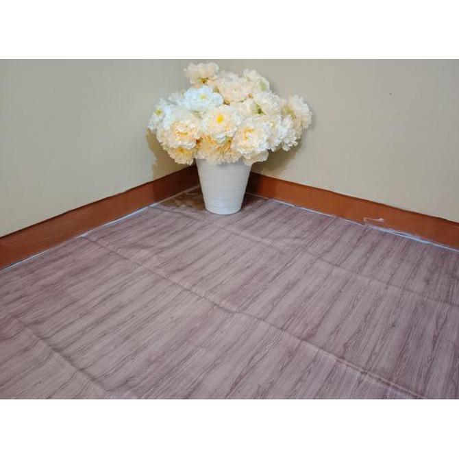 Karpet Lantai Vinly 1 Roll 20 Meter Tebal Panjang 1.2 Meter Motif Kayu Untuk Lantai Dan Meja Harga M
