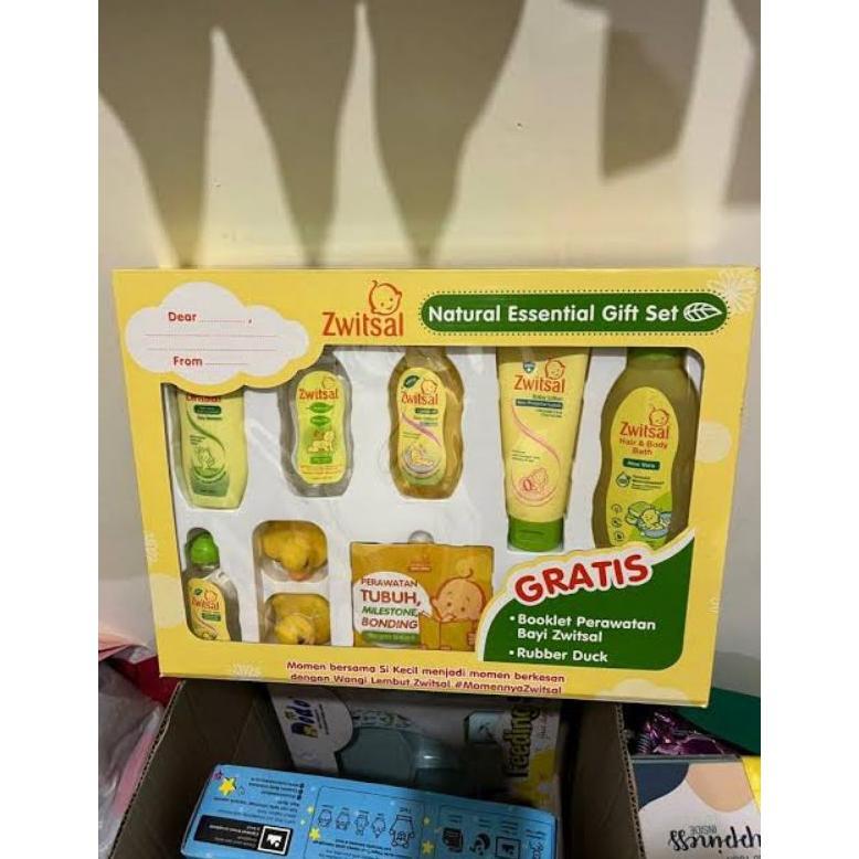 Diskont Zwitsal Essential Gift Set / Perlengkapan Mandi Bayi 1 Set Lengkap - Kado Sabun Bayi
