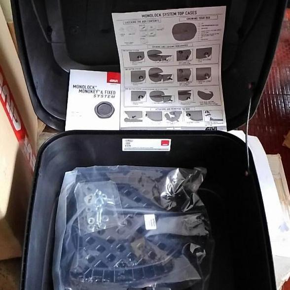 BOX BELAKANG MOTOR MODEL KOTAK BOX MOTOR GIVI B32N / B32-NTL / GIVI BOLD ORIGINAL GIVI MALAYSIA KODE