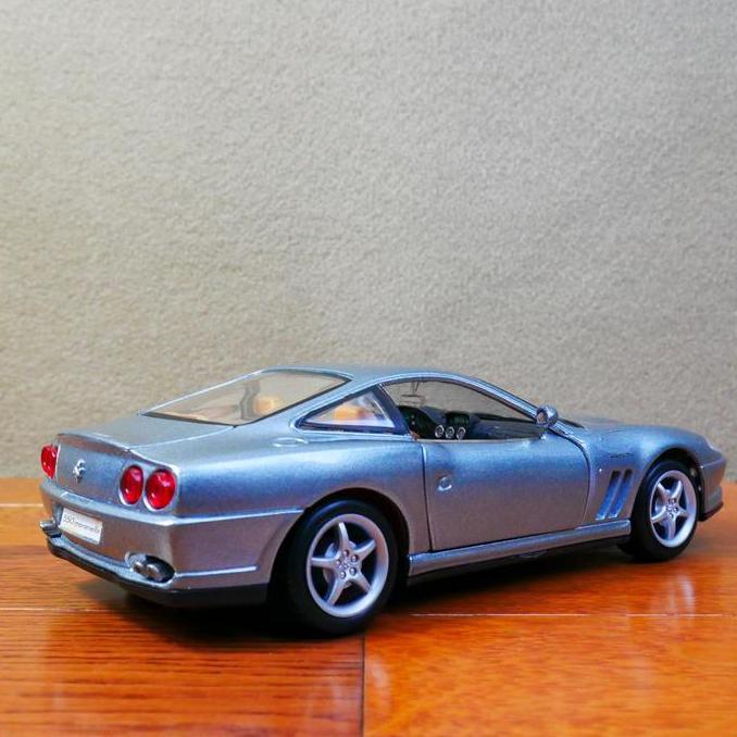 Haven - Diecast Bburago Ferrari 1:24 - Ferrari 550 Maranello