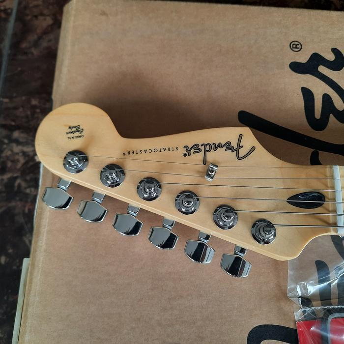 Fender Player Mexico Stratocaster Butter Cream Maple Original Dan Terpercaya