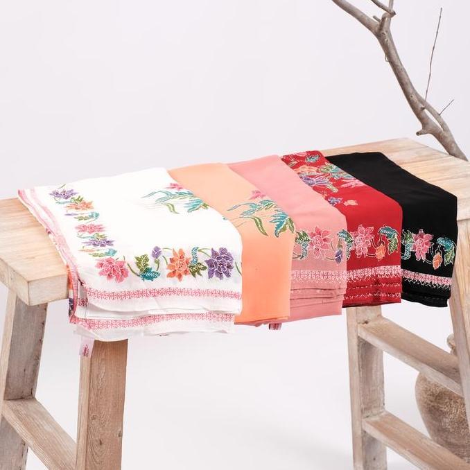 Kain Sarung Batik Encim Pekalongan Meradelima Paris - 01