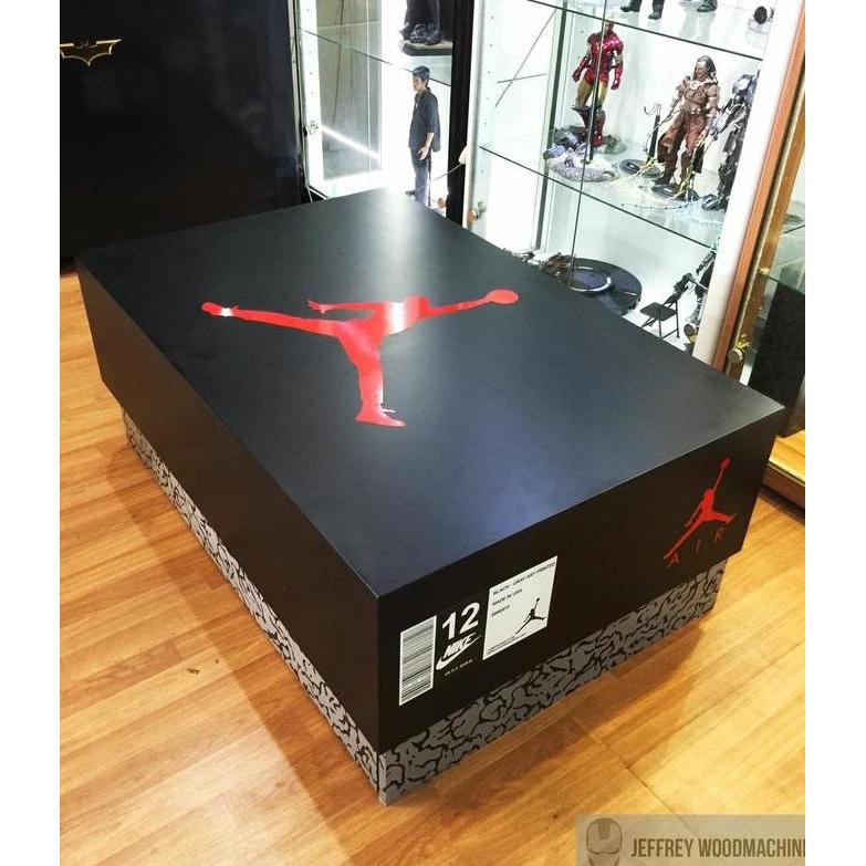 Terlaris Lemari Sneakers Sepatu Nike Giant Sneakers Box