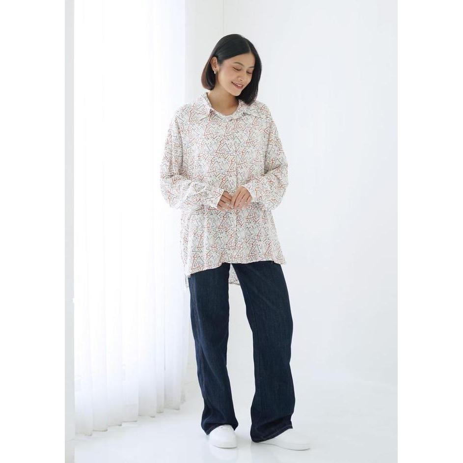 Ixora Boni Oversized Shirt - Kemeja Wanita Oversize Lengan Panjang Motif Abstrak