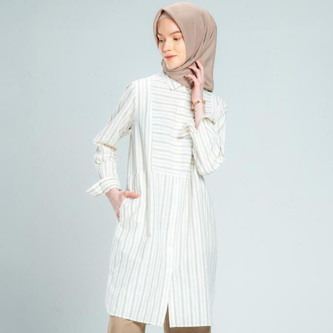 Flamoush Eskily White Kemeja Casual Wanita