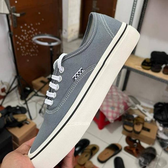 BEST SELLER  Sepatu Otentik Gray