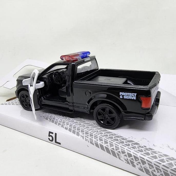 Diecast Ford F-150 Police 2018 RMZ City 1:32