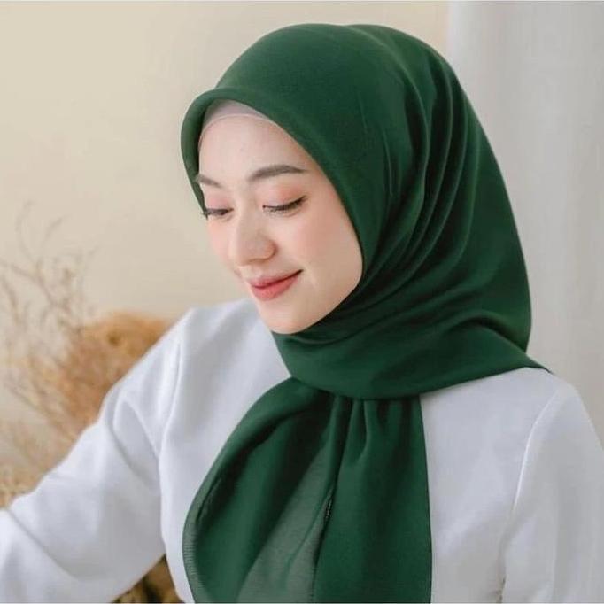 Hijab segiempat hijau botol | bella square hijau botol | hijab hijau botol | kerudung segiempat