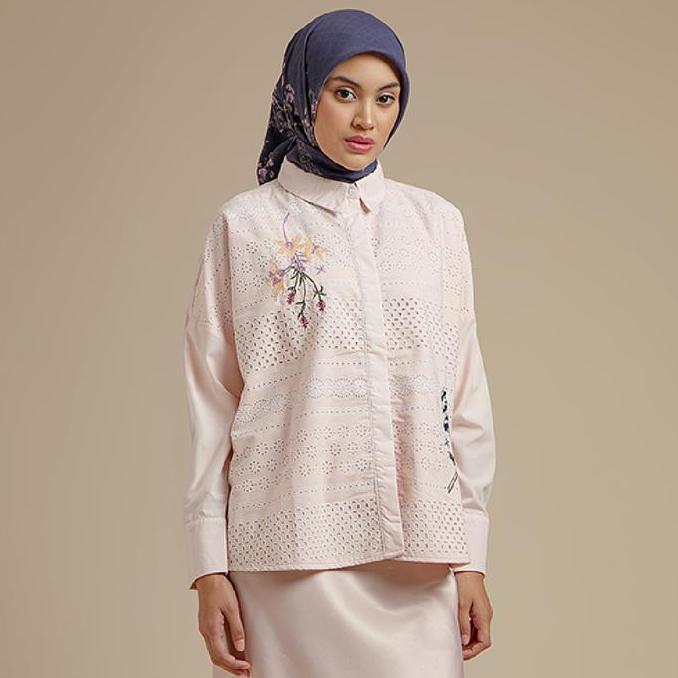 Earthly Allure HijabChic Zyra Top - Kemeja Wanita Embroidery Motif Bunga