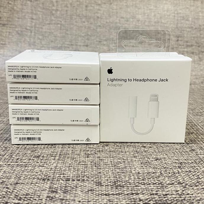 Audio Adapter iPhone 11 12 Pro Max Converter Lightning to Headset jack Terlaris