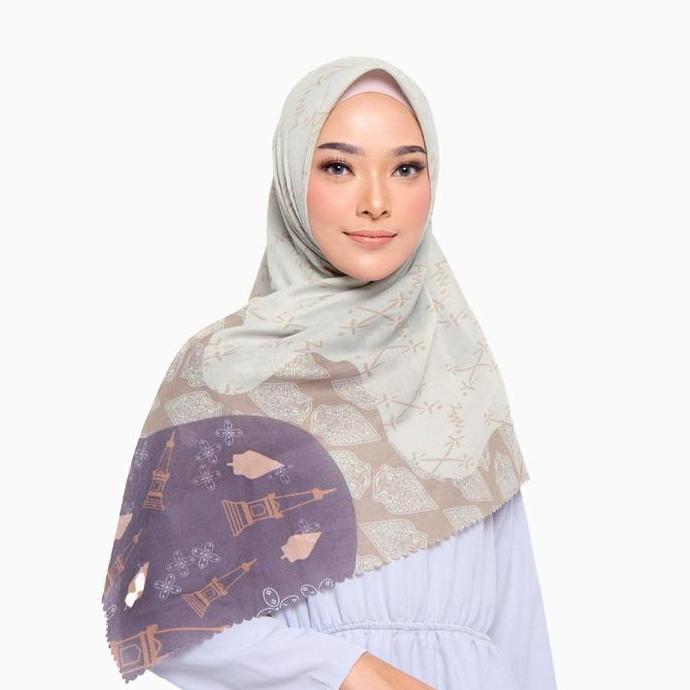 Newrilis- Zm Zaskia Mecca - Yogya Scarf Kerudung Segi Empat Voal Hitam Syari Basic Edisi Yogyakarta 