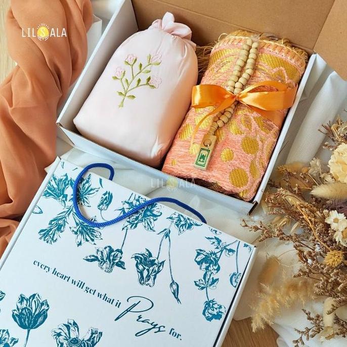 DISKON [BARMU] PAKET MUKENA DAN SAJADAH TURKI PACKING BOX KADO GURU HADIAH ULANG TAHUN WEDDING HAMPE