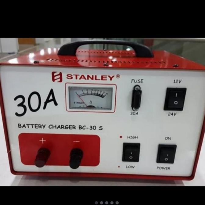 Charger Aki/Batrey Stanley 30 A.