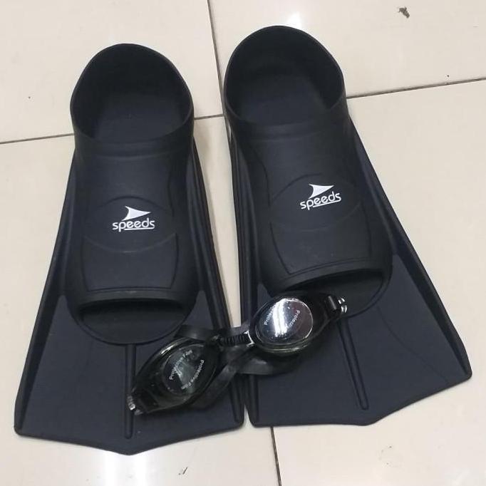 Speedo Paket Sepatu Renang full karet Ukuran 30-41 dan kacamata renang