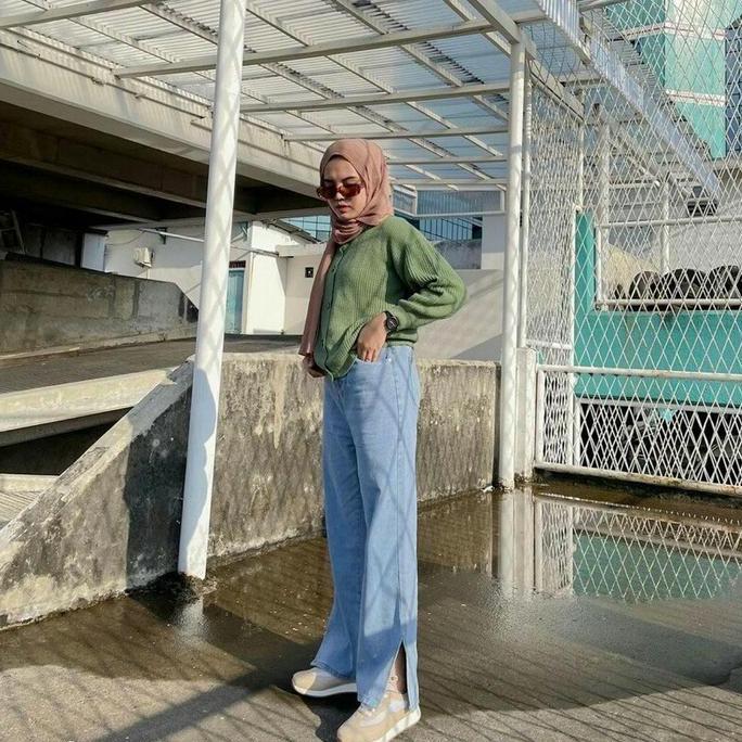 Murah  Celana Kulot Belah // Kulot Jeans Belah // Celana Kulot Wanita Belah Samping Panjang Hitam