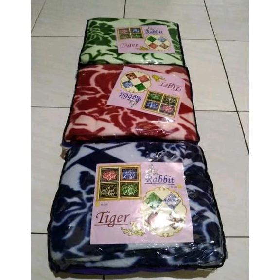 BEST SELLER / PREMIUM Selimut Hotel -  KH BLANKET tiger/rabbit