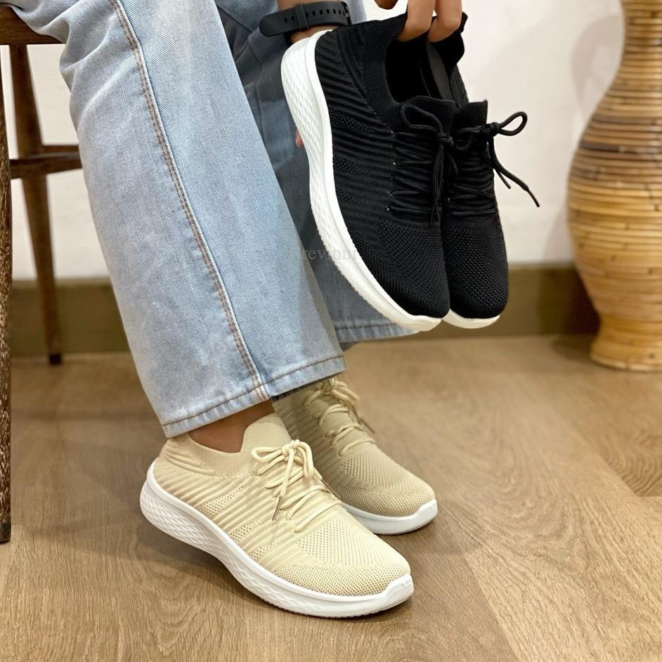 BREVINNI Milora Women Slip On Sneakers || Sepatu Slip On Wanita || Sepatu Slip On Full Black Wanita 