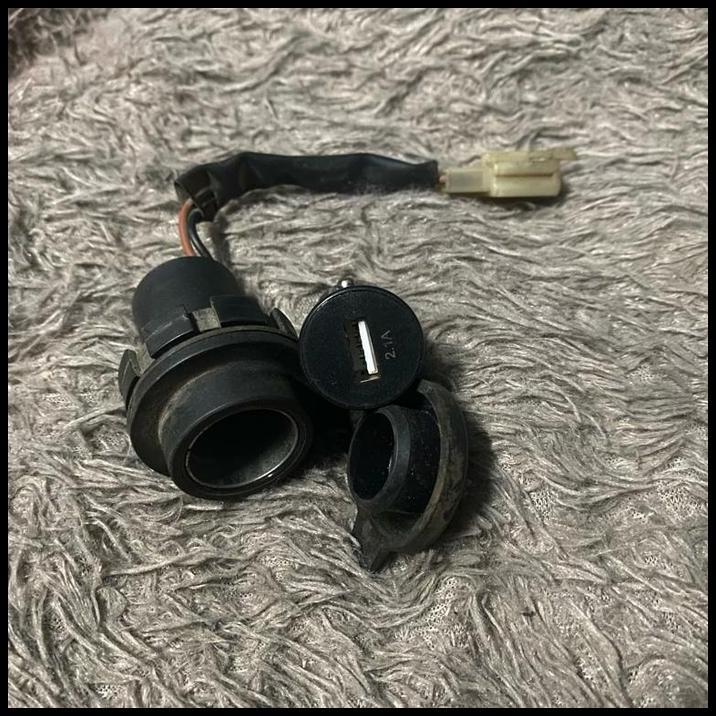 TERLARIS CHARGER CARGER MOTOR YAMAHA LEXI . AEROX . FREEGO . NMAX ORIGINAL