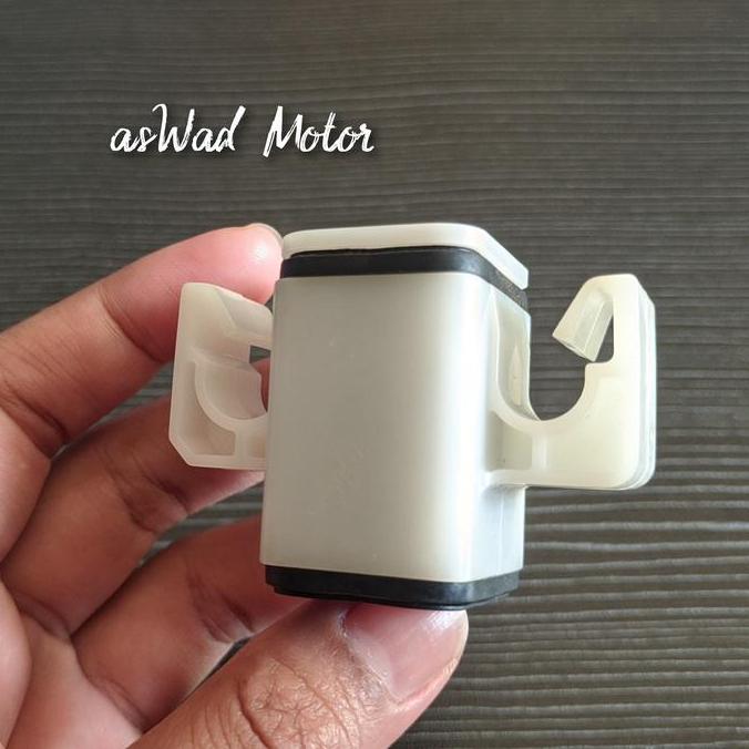 Breket Pipa Selang Bensin Atas Suzuki Ertiga Original / Clamp Klem Selang Bensin Mobil / Dudukan Pip