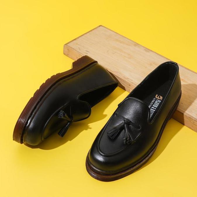 sepatu loafers tassel pria wanita sepatu tassel docmart flavio boston terlaris