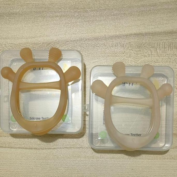 Xtoys- Yoppo Baby - Teether Gelang Jerapah Free Case / Mainan Gigitan Bayi Bpa Free  Teether Free Ca
