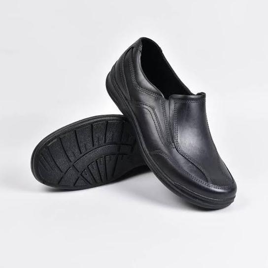 DE67 - Sepatu karet ATT AB 505