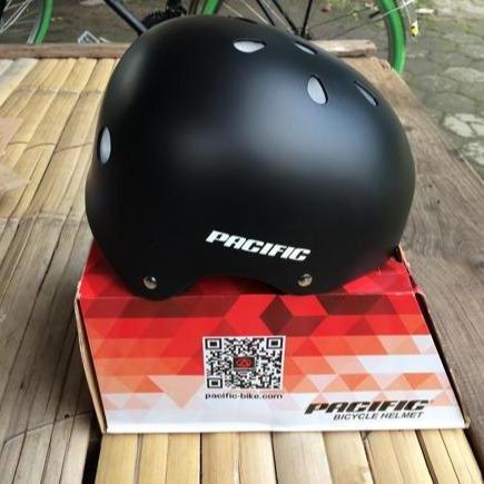 Helm Sepeda Balap Pacific Hitam