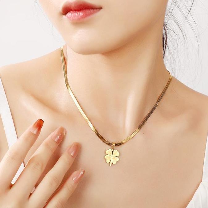 Gasajasii- Kalung Lapis Emas 18K Kalung Wanita Baja Motif Semanggi Empat Daun Tidak Luntur Kalung Cl