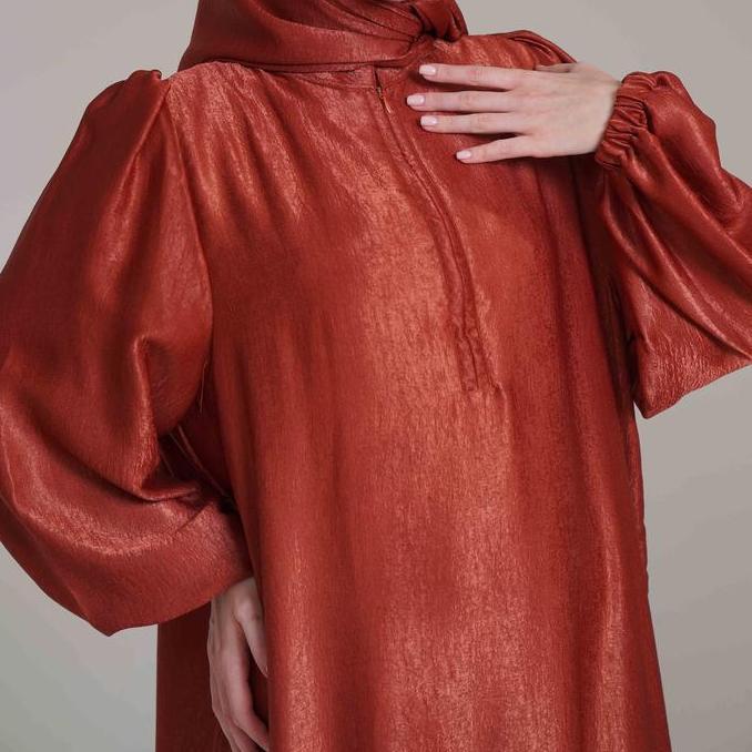 Candy Outfitku - Qiasha Jumbo Set Hijab Segi Empat Gamis Syar'i Santorini Shimmer Silk