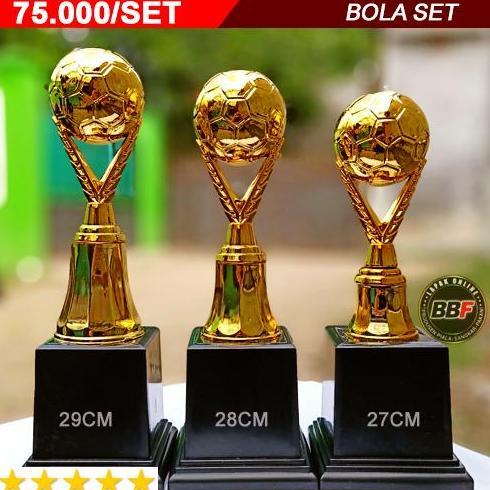 Gifme- Piala Sepak Bola - Piala Futsal Juara 1-2-3
