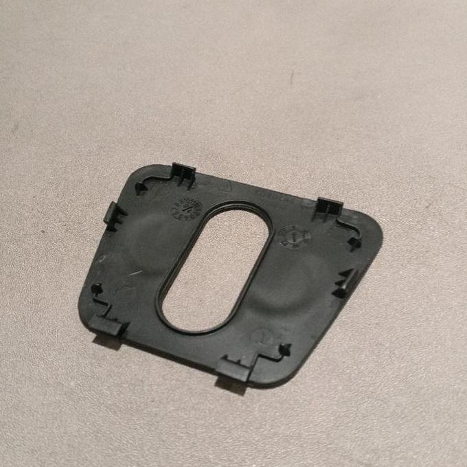 Cover Door Lock Pintu Bagasi Wuling Almaz Original Bekas