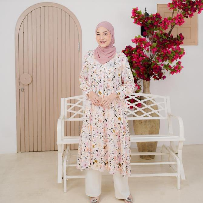 Kalsandfrey Emily Tunik Couple Mom And Kids