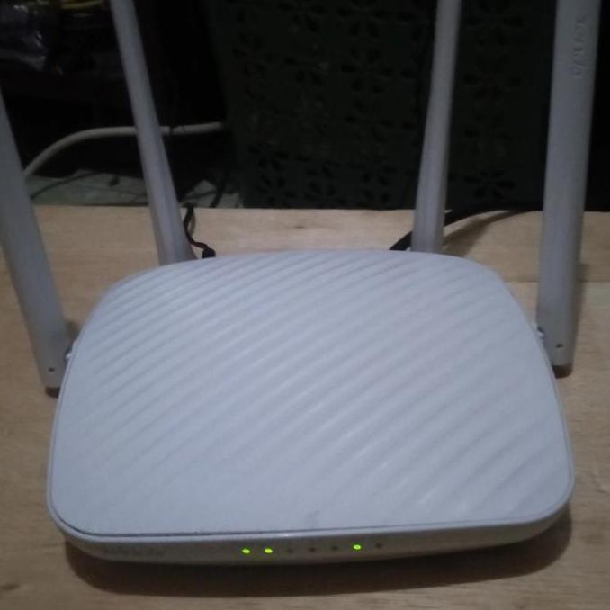 Tenda F9 ROUTER 600mbps wireless N router