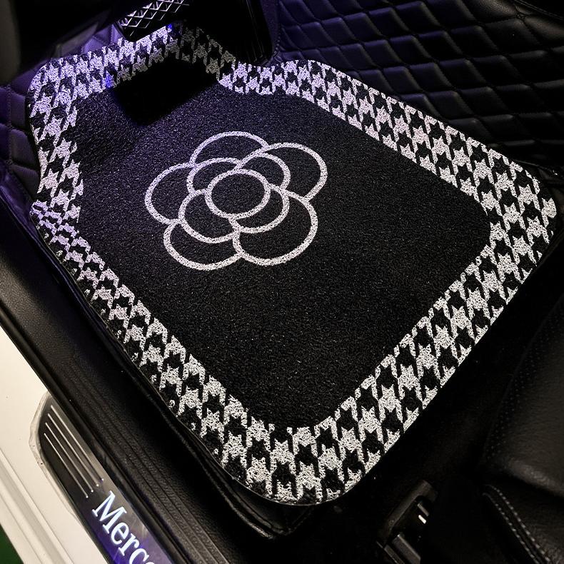 Karpet Rumput 2 Baris Alas Kaki Mobil Bunga Daisy