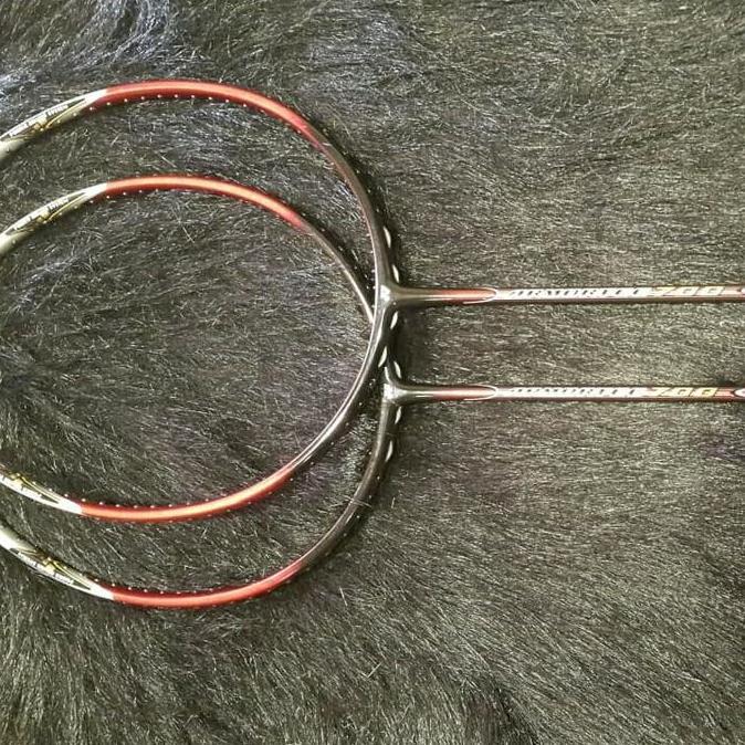 Yonex brand new unstrung,the legendary Armortec 700 OC IP.Spec 3UG5.