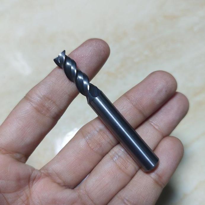 Endmill 7 mm carbide Mitsubishi Japan bekas seken..endmill carbide 7mm murah