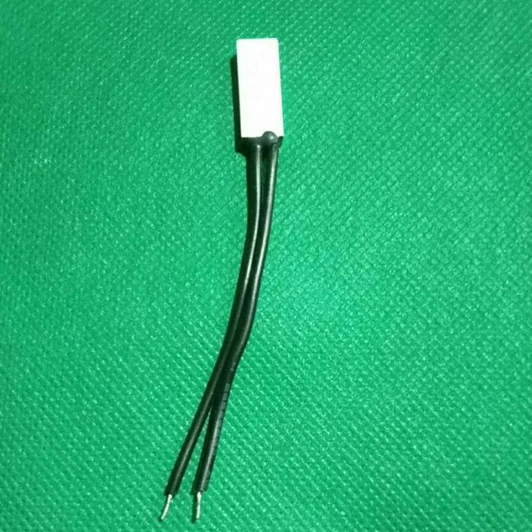 Hot Sale Es Thermostat Ksd9700 Keramik 105C 105 Nnc (Normally Closed)