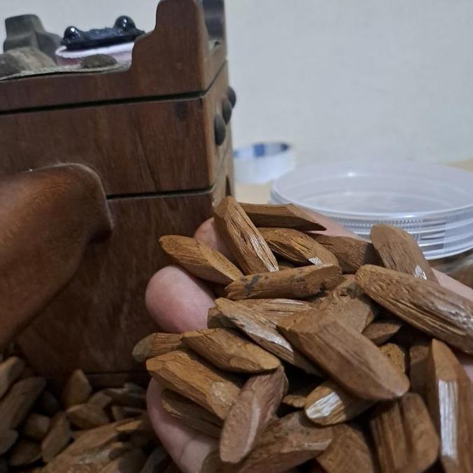 gaharu sana'i maroke / bukhur arab/ oud sana'i/