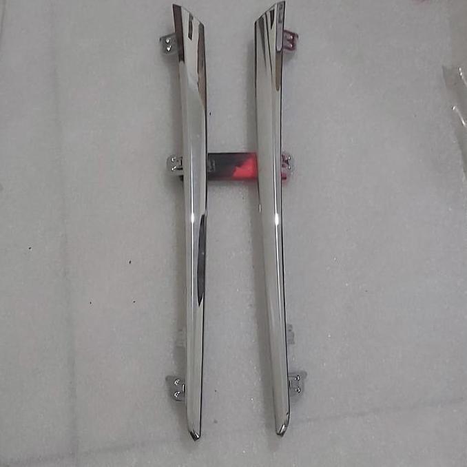 Kumis Bawah Grill Krome Toyota Vios Gen 3
