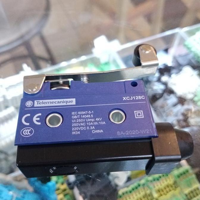 Promo Limit switch Schneider XCJ-128C Diskon