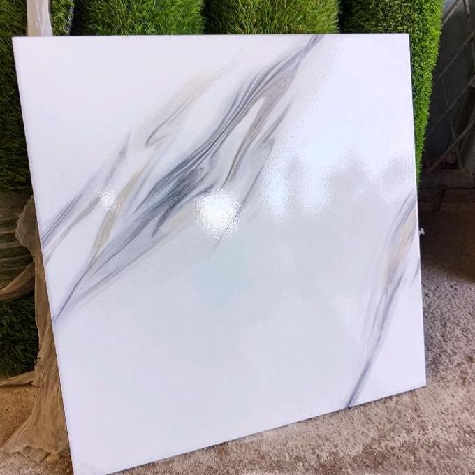 Keramik 50x50 putih motif carara salur(glossy) / keramik lantai/ keramik ruang tamu/ keramik dinding
